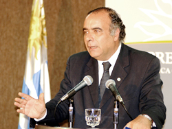 El Ministro estuvo en nuestra ciudad y recorrió las instalaciones de la Piscina