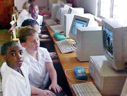 Acceso al conocimiento digital para 300 mil niños de todo el país