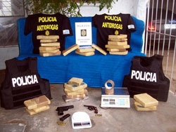 Incautan 28 ladrillos de marihuana totalizando 27 kilogramos