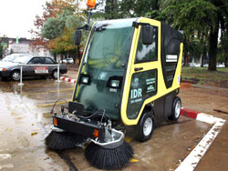 Se presentó la barredora urbana en ACIR