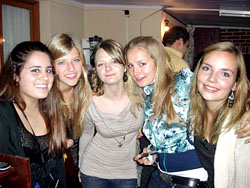 Carrie Kerscher, Christine Goertz, Karla Pikkarainen, Anu Ratsep y Nora Johnsen