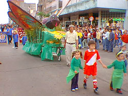Vuelve el Desfile de Carrozas a nuestra principal Avenida