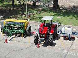 Intendencia renueva maquinaria de apoyo a pequeños productores
