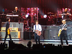 Concierto del ex-Beatle Paul McCartney se podrá ver en pantalla gigante en el estadio “Atilio Paiva Olivera”