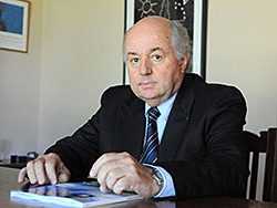 Rivera promueve reconocimiento a Javier Carrau