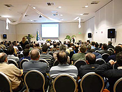 Se realizó en Rivera el Primer Congreso Apícola Binacional