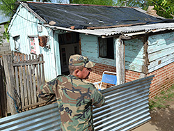 Comité de Emergencias entregó chapas a damnificados de la turbonada del 8 de noviembre