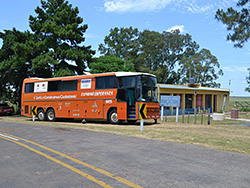 Intendente Marne Osorio realizó recorrida por obras y visita al bus Expreso Esperanza