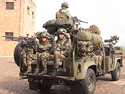 Nuevos vehículos militares para el patrullaje de frontera
