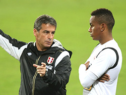 Pablo Bengoechea es el nuevo entrenador de la selección de Perú