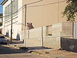El muro y la plazoleta del Liceo Nº 1 se inaugurarían antes del 10 de marzo