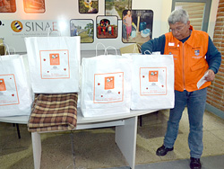 El SINAE donó 430 frazadas al programa Uruguay Crece Contigo