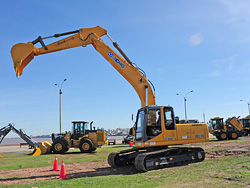 Congreso de Intendentes recibió 550 unidades de maquinaria pesada para mejorar caminería