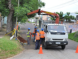 Obras de alumbrado en Rivera Chico
