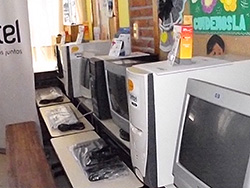 ANTEL dona computadoras en Rivera