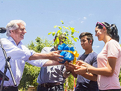 Tabaré Vázquez visitó Vichadero y prometió mejoras en rutas 27 y 30