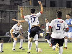 La Blanca se probó el traje, pero le falta. Fotografía: El telégrafo de Paysandú.