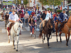 Más de un millar de personas se movilizaron en defensa del agua