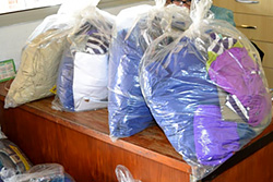 Entrega de ropas y calzados en SIAV del barrio Sonia