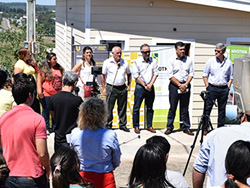 MVOTMA e Intendencia entregaron ayer veinticuatro viviendas de madera nuevas