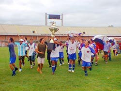 Hoy se define el rival de Cuñapirú para la final del Campeonato Rivera 2006