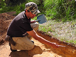 Trabajo arqueológico dentro del proyecto de recuperación de Ruinas del Cuñapirú