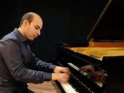 Pianista de Quaraí, radicado en Roma, confirmó presentación en Rivera